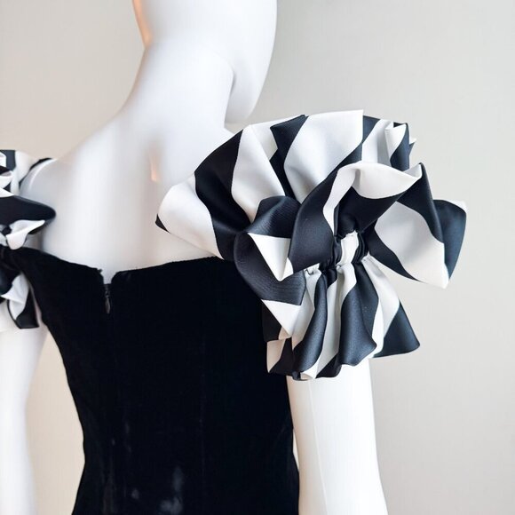 Vintage Y2k Beverly Hills 90210 A.J Bari Black velvet Ruffle Shoulder Dress S - Picture 2 of 4